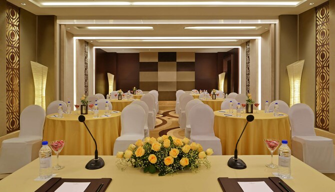 Country Inn and Suites by Radisson, Bengaluru Hebbal Road - Senate Banquet Hall (Theatre Cluster)