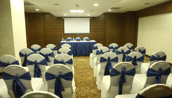 Country Inn andamp; Suites by Radisson, Delhi Saket - Meeting Room