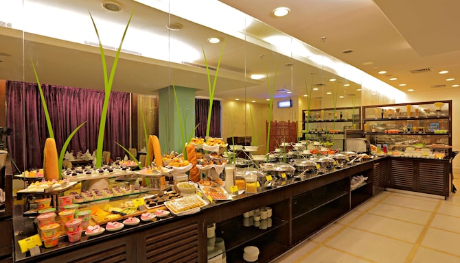 Country Inn andamp; Suites by Radisson, Delhi Saket - Mosaic