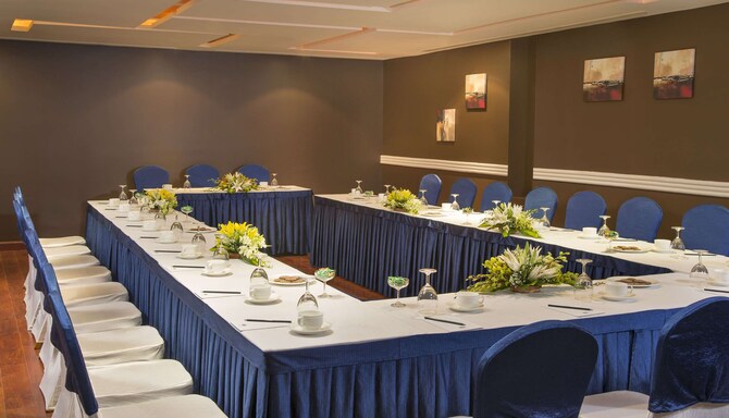 Country Inn andamp; Suites by Radisson, Mysore - Meeting Room
