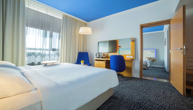 Park Inn By Radisson Abu Dhabi, Yas Island - Guest room