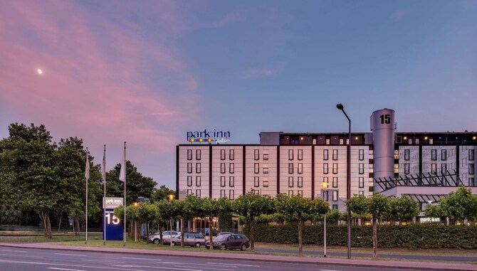 Park Inn by Radisson Cologne City West – Außenbereich des Hotels