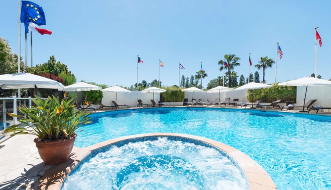 Park Inn By Radisson Nice Airport - Outdoor Pool