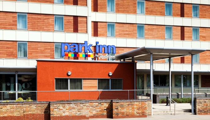Park Inn By Radisson Peterborough - Hotel Exterior