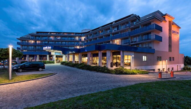 Park Inn By Radisson Sarvar Resort and Spa - Hotel Exterior