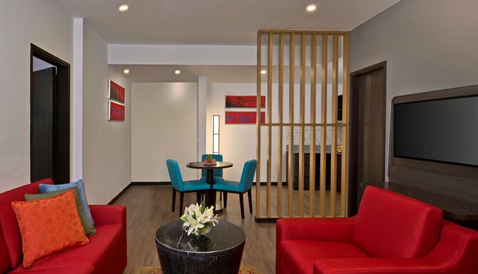 Park Inn by Radisson Amritsar Airport - Executive Suite Living Room