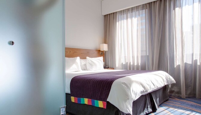 Park Inn by Radisson Cape Town Foreshore - Suite Bed