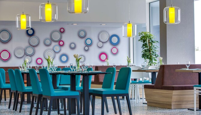 Park Inn by Radisson Dammam - Restaurant
