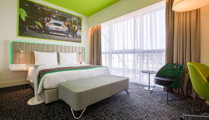 Park Inn by Radisson Dubai Motor City - Junior Suite