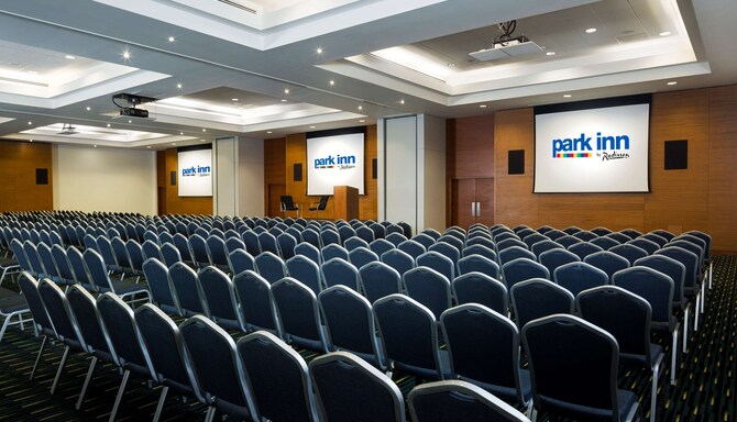 Park Inn by Radisson Hotel amp; Conference Centre London Heathrow – Discovery