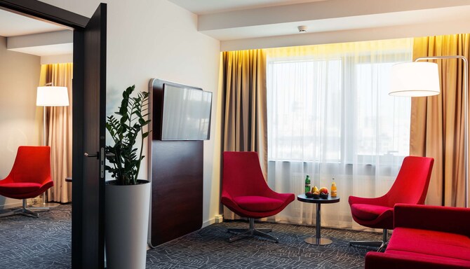 Park Inn by Radisson Kyiv Troyitska - Junior Suite