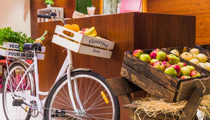Park Inn by Radisson Pulkovskaya Hotel & Conference Centre St Petersburg - Bike with Fruits and Vegetables