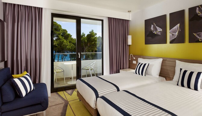 Park Plaza Arena Pula - Twin room Sea view with balcony