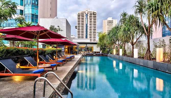 Park Plaza Bangkok Soi 18 - Sway Pool