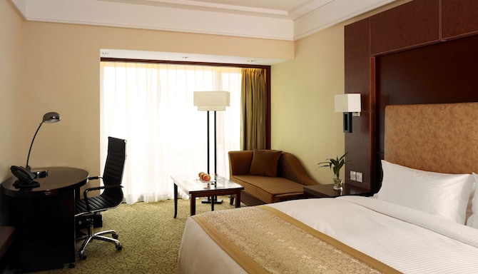 Park Plaza Beijing Science Park - Plaza Club Deluxe Room