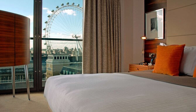 Park Plaza County Hall London – Junior suite