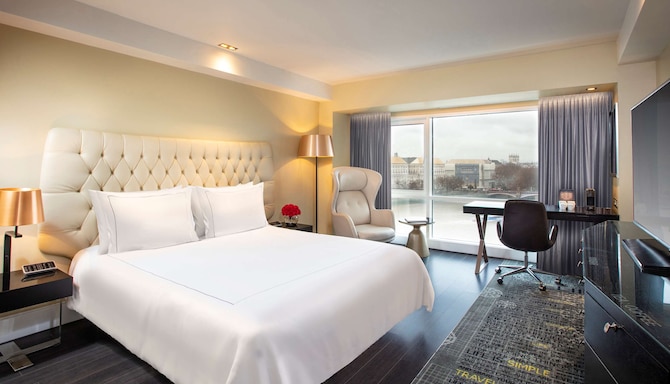 Park Plaza London Riverbank - Executive Double Room River View