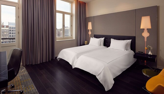 Park Plaza Victoria Amsterdam - Executive Twin Room Iconic View