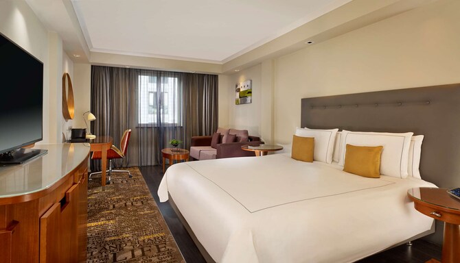 Park Plaza Victoria London - Executive Studio Double living room