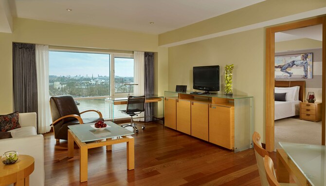 Plaza on the River, London - Two Bedroom Suite