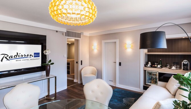 Radisson Blu Béke Hotel, Budapest – Executive Suite – Wohnzimmer