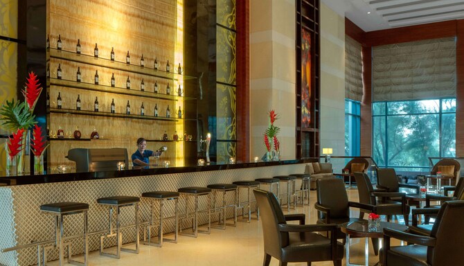 Radisson Blu Cebu - Lobby Bar