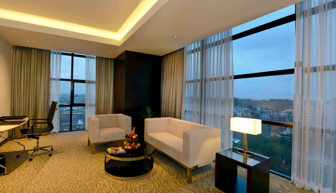 Radisson Blu Chattogram Bay View - Junior Suite