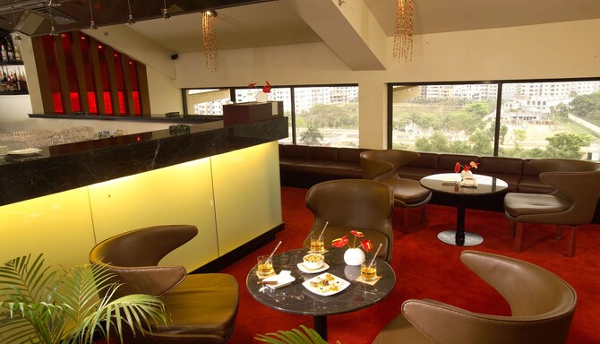Radisson Blu Dhaka Water Garden - Cigar Bar