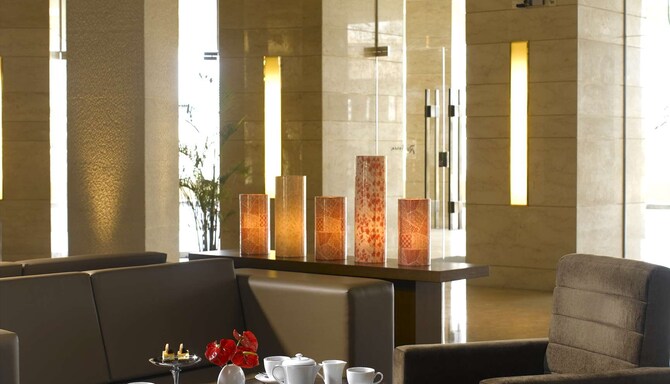 Radisson Blu Dhaka Water Garden - Lobby