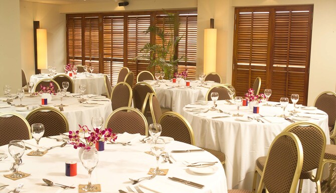 Radisson Blu Dhaka Water Garden - Mahua Meeting Room