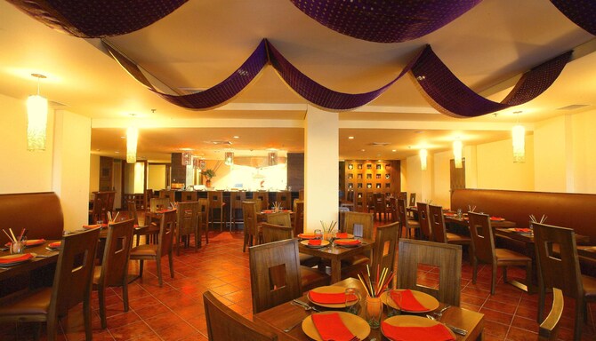 Radisson Blu Dhaka Water Garden - Spice Rice Restaurant