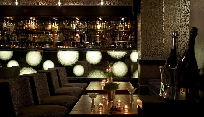 Radisson Blu Edwardian Heathrow Hotel - Bar Lounge