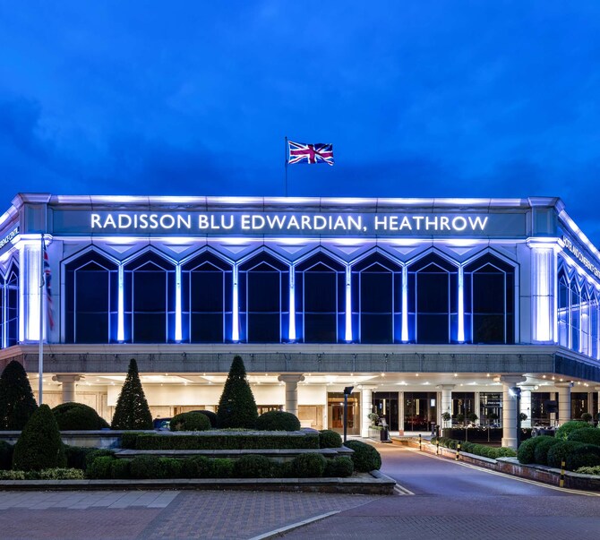 4 Star Hotel Heathrow Radisson Blu Edwardian Heathrow - 
