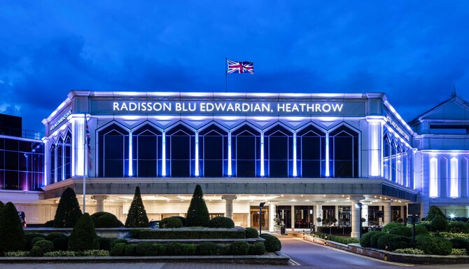 Radisson Blu Edwardian Heathrow Hotel - Exterior