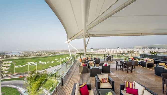 Radisson Blu Hotel, Abu Dhabi Yas Island - TRACKSIDE TERRACE