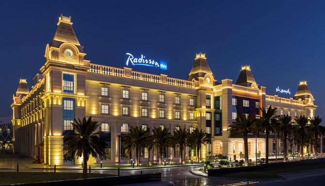 Radisson Blu Hotel, Ajman - Hotel Exterior Night