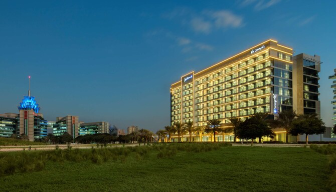 Radisson Blu Hotel Apartments Dubai Silicon Oasis - Exterior Hotel View
