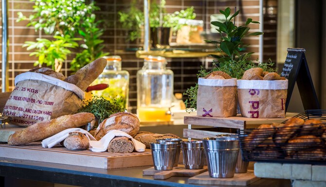 Radisson Blu Hotel, Bodo - Breakfast Restaurant Buffet