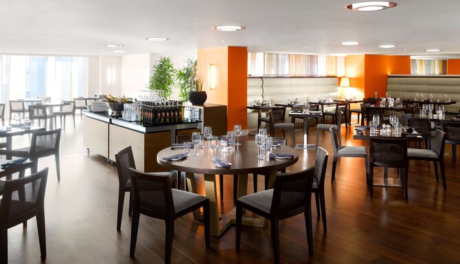 Radisson Blu Hotel, Cardiff – Restaurant und Grill Collage