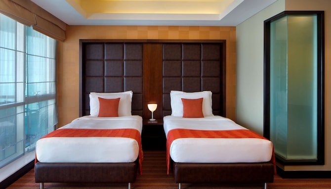 Radisson Blu Hotel, Dubai Media City - Twin Bedroom