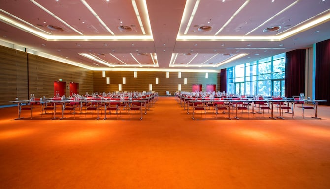 Radisson Blu Hotel, Frankfurt - Meeting Room Classroom Style