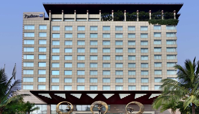 Radisson Blu Hotel Indore - Hotel Exterior