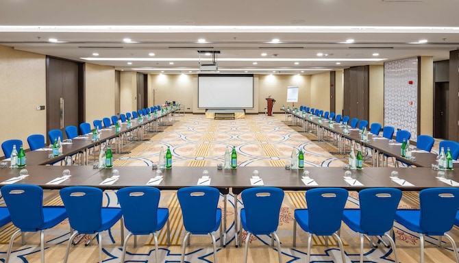 Radisson Blu Hotel, Jeddah Corniche - Meeting Room - Miramar U-Shape