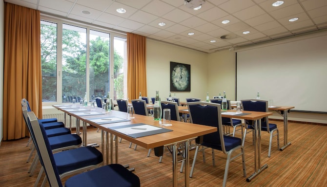 Radisson Blu Hotel Karlsruhe – Tagungsraum – Parlamentarische Bestuhlung