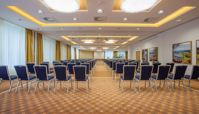 Radisson Blu Hotel Karlsruhe – Tagungsraum – Theaterbestuhlung