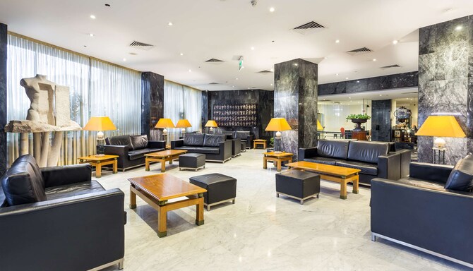 Radisson Blu Hotel, Lisbon - Reception Lobby