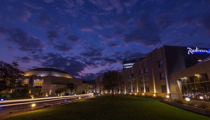 Radisson Blu Hotel, Lusaka - Exterior Hotel View Night