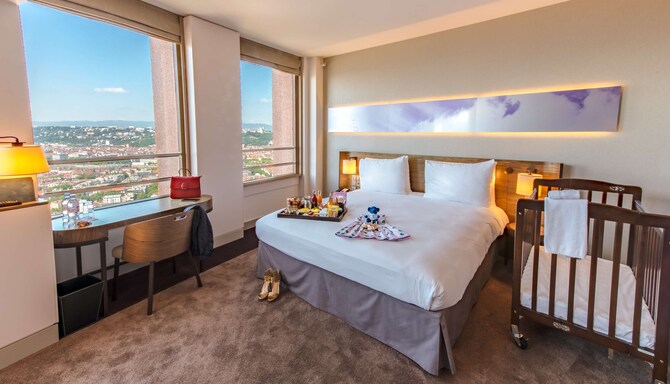Radisson Blu Hotel, Lyon – Familien Suite – Panorama-Stadtblick