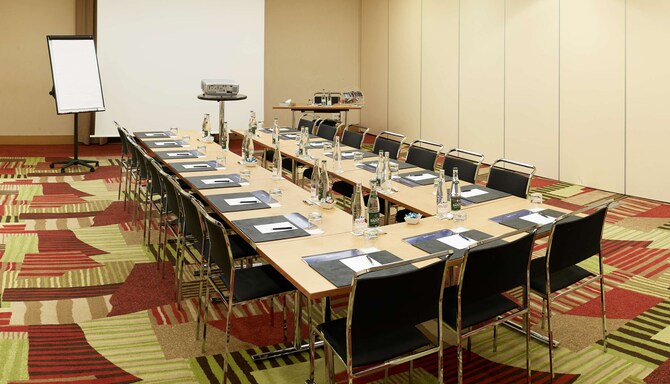 Radisson Blu Hotel Paris, Marne-la-Vallée - Salle de réunion, disposition en U