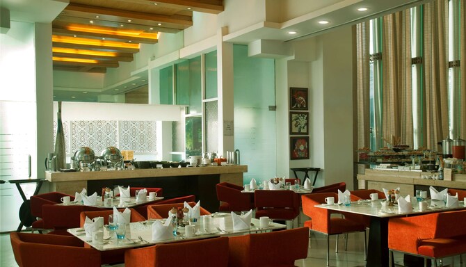 Radisson Blu Hotel Pune Kharadi - Carmine - All Day Dining